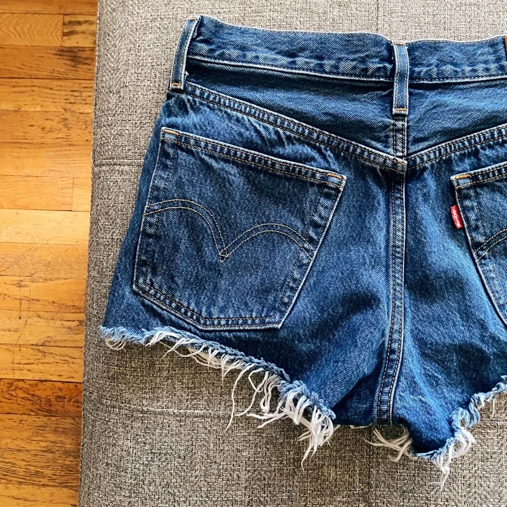 Levi’s Cutoff 501 Dark Wash